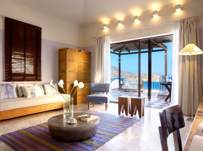 024_Domes of Elounda - Kreta - Schoene Aussichten Touristik - LivingRoom